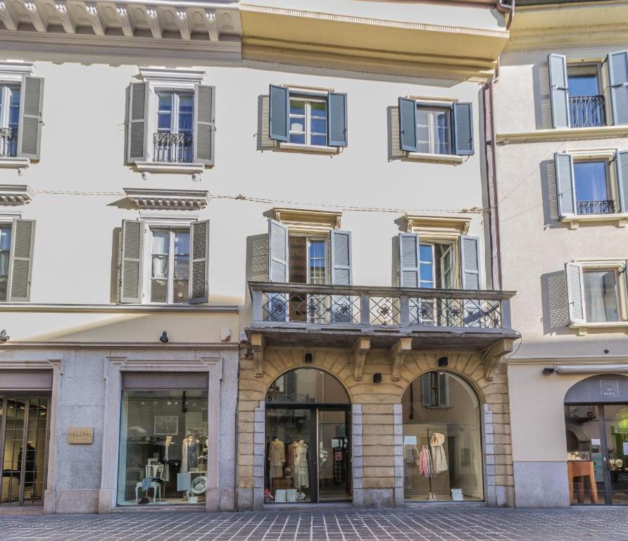 Thea - Centro Storico Bed and Breakfast Monza Exteriör bild