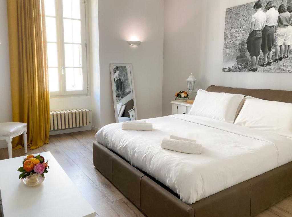 Thea - Centro Storico Bed and Breakfast Monza Exteriör bild