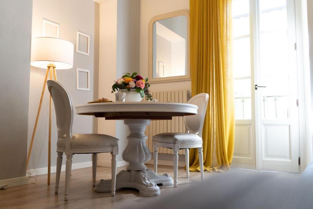 Thea - Centro Storico Bed and Breakfast Monza Exteriör bild