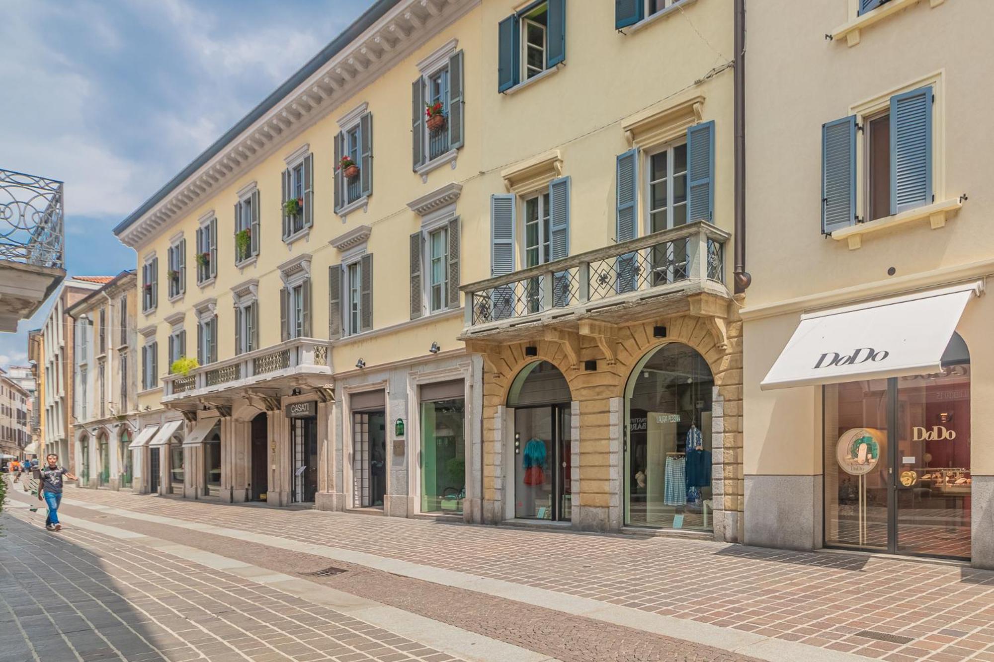 Thea - Centro Storico Bed and Breakfast Monza Exteriör bild