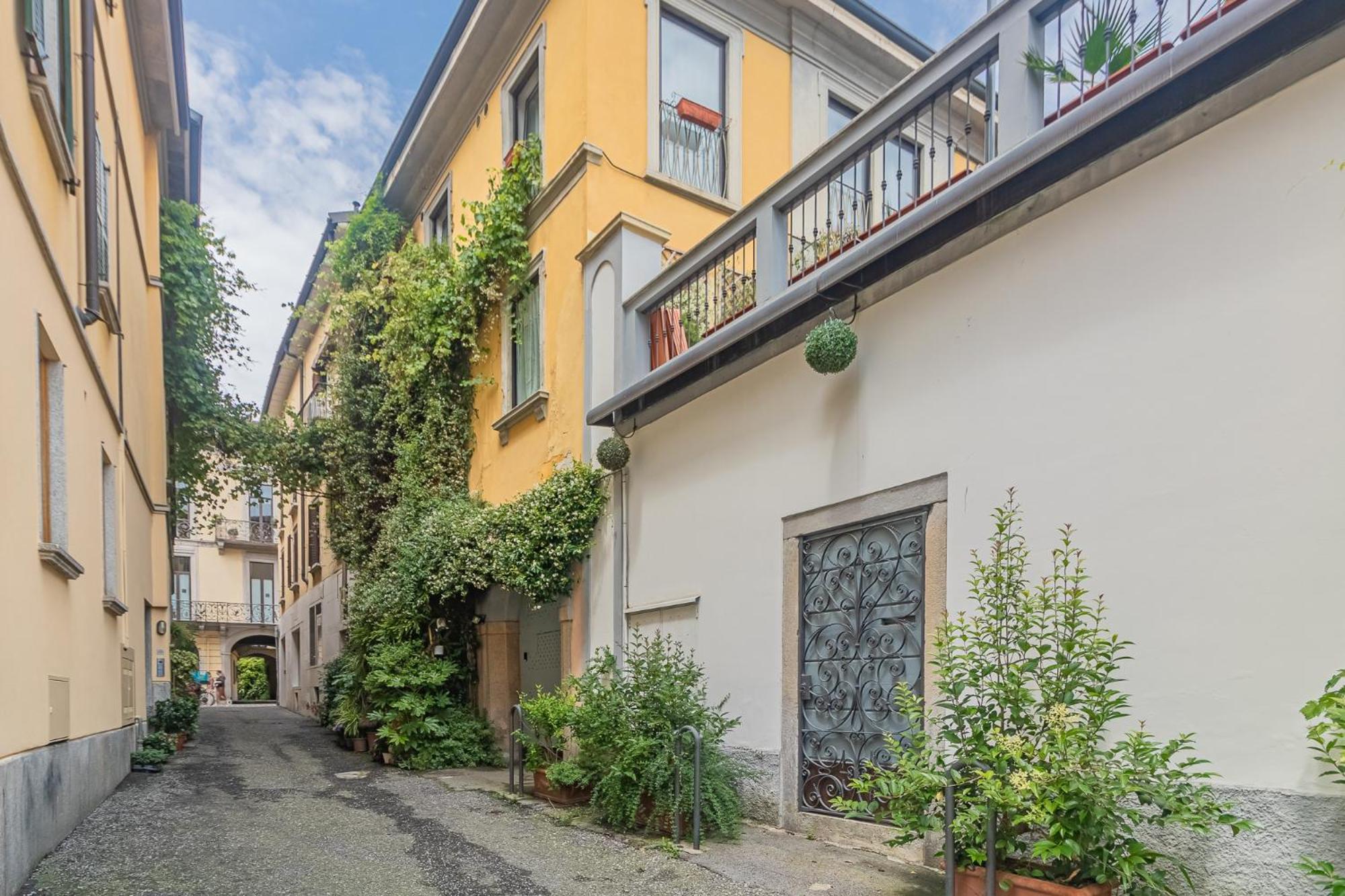 Thea - Centro Storico Bed and Breakfast Monza Exteriör bild